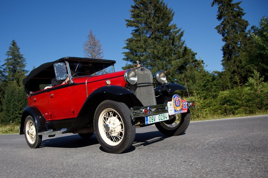 Ford model A Phaeton (1930)....