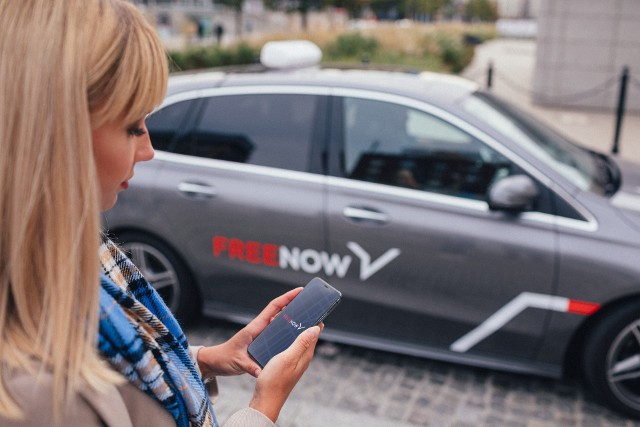 Platforma FREE NOW startuje w Białymstoku. Przewoźnik zapewnia promocyjne ceny przejazdów i lepsze warunki dla kierowców taxi. Pojawiła się konkurencja dla Bolta i tradycyjnych korporacji taksówkowych?