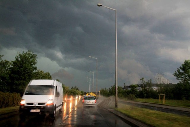 Wyładowania, które miały miejsce także na południu od Wrocławia, zwiastują nadchodzącą burzę