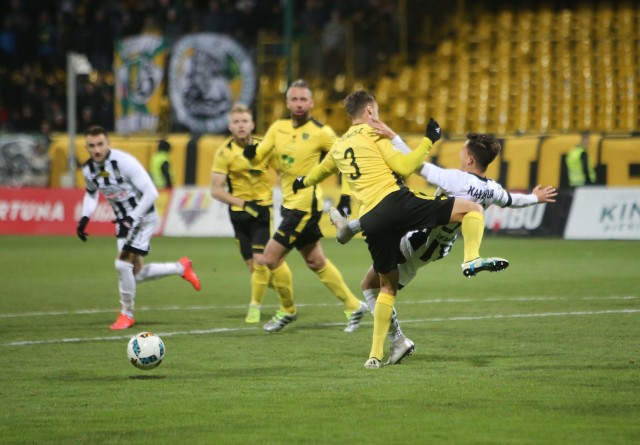 Ostatni w tym roku mecz GKS-u Katowice był dokładnie taki, jak cała jesień tego zespołu. Niby coś błyskało, niby sukces był blisko, a skończyło się szaro i smutno