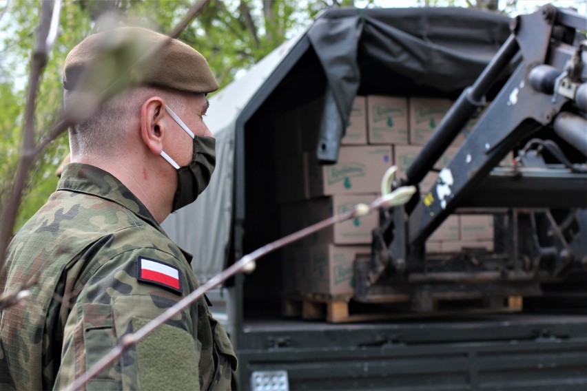 Ostrołęka. Żywność dotarła do miasta. Powstanie 1500 paczek, które dotrą do najbardziej potrzebujących. Zobaczcie zdjęcia