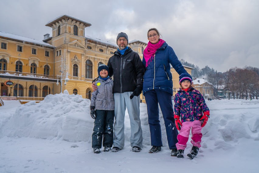 Krynica-Zdrój gotowa na ferie zimowe. Zobacz, jak malowniczo wygląda uzdrowisko