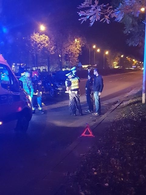 Białystok. Wypadek na ul. Zwierzynieckiej. Trzy osoby trafiły do szpitala [ZDJĘCIA]