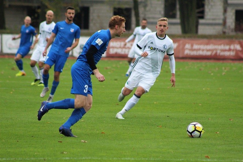 3. liga. Legia II wygrywa w derbach Warszawy. Ursus w strefie spadkowej. Mecz oglądał Jacek Magiera [ZDJĘCIA]