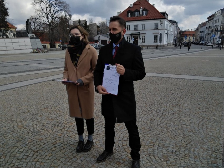 Poseł Lewicy chce by abp. gen. Głódź stracił odznaczenia wojskowe. Za tuszowanie pedofilii (zdjęcia)