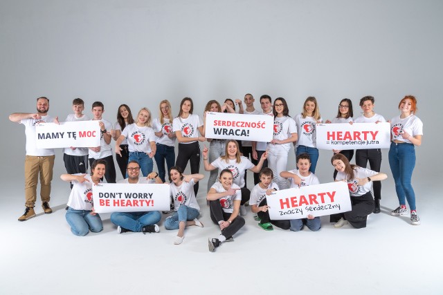 Ty też możesz wesprzeć Fundację Hearty i pomóc jej w realizacji potrzeb młodych ludzi - wejdź na www.heartyfoundation.com i dołącz do serdecznej społeczności!