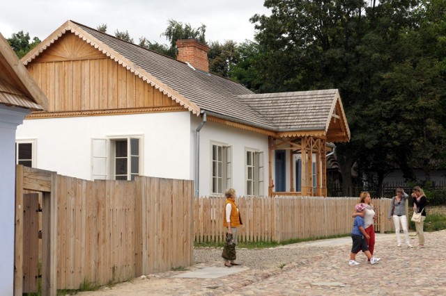 Miasteczko Prowincjonalne w skansenie: restauracja z Zemborzyc