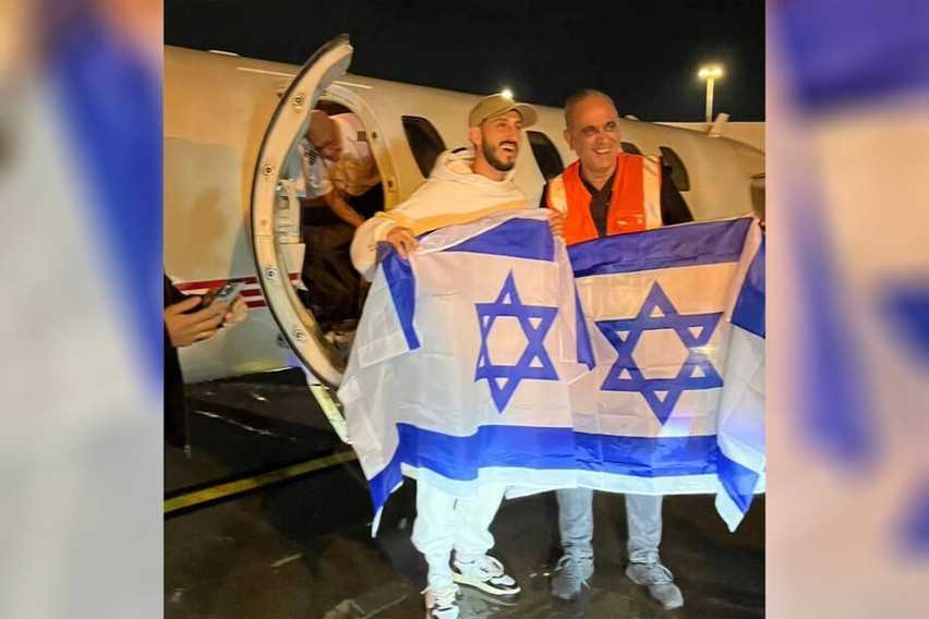Sagiv Jehezkel zrobił zdjęcie z izraelską flagą przed...