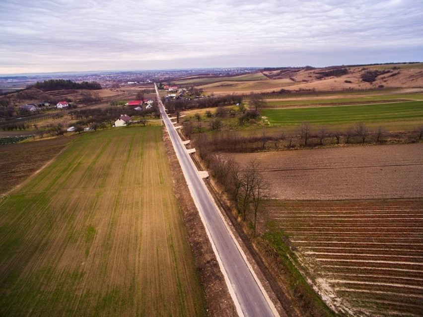 Remont drogi Żerniki Górne – Zakupniki zakończony. Pomogły rządowe pieniądze (ZDJĘCIA)