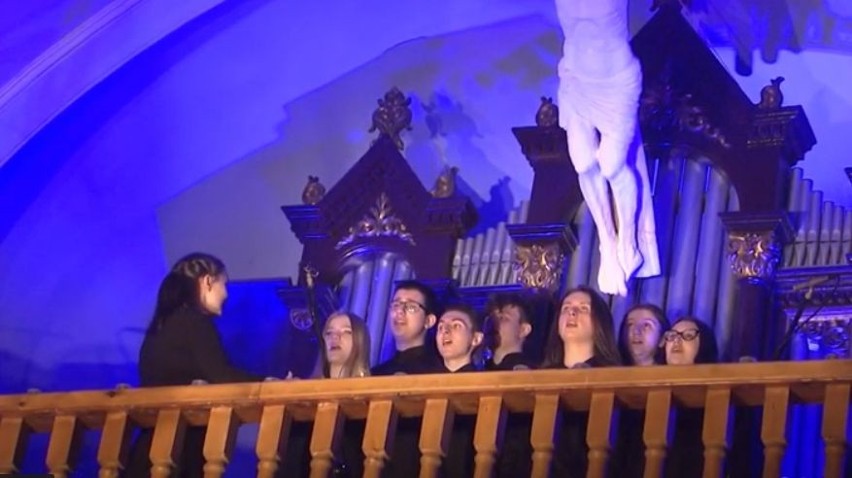 Piękny koncert pasyjny "Krzyżu Święty" nagrany w Kościele Garnizonowym w Kielcach [WIDEO, ZDJĘCIA]