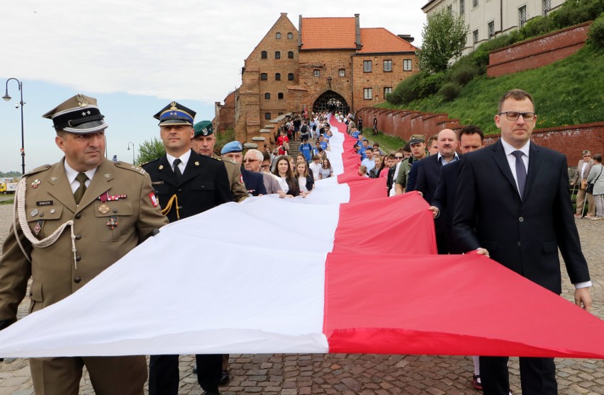 Uroczystości rozpoczęły się na Rynku skąd ze 103 metrową...