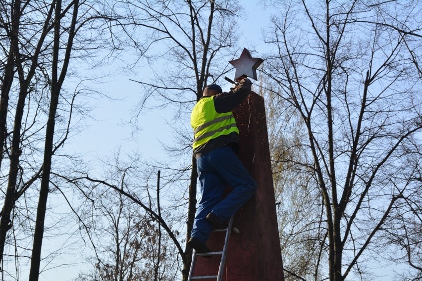 Obeliski upamiętniające Armię Czerwoną w dąbrowskich...