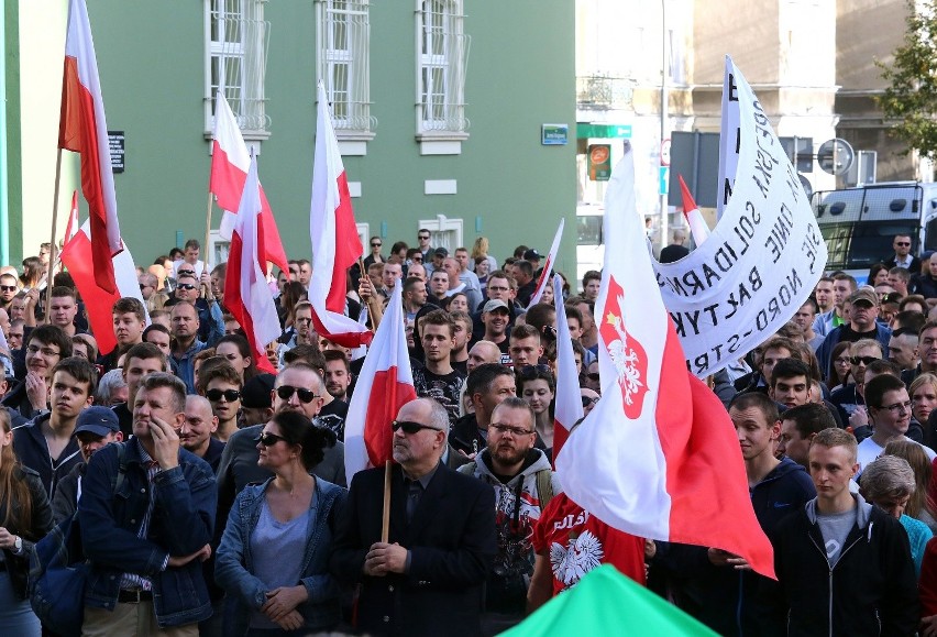 "Szczecin wolny od islamu". Protest przeciw imigrantom [wideo]