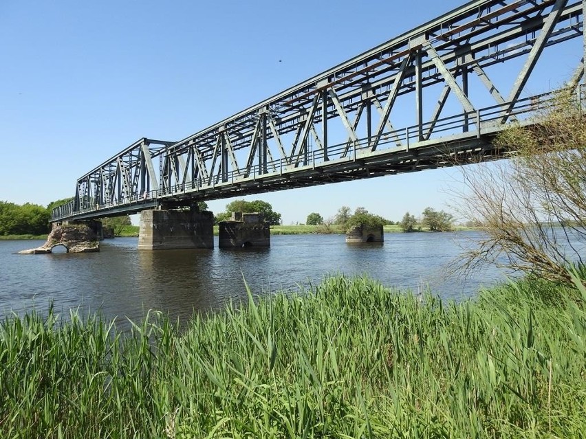 Rusza remont mostu kolejowego w Siekierkach. Niepowtarzalna trasa rowerowa dostała zielone światło