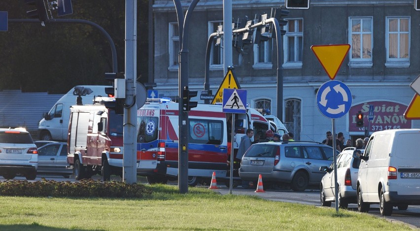 Grożny wypadek na rondzie Poznańskim