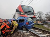 Tragiczny wypadek w Ozorkowie. Zderzenie z pociągiem na przejeździe. Informacje 5.12.2022