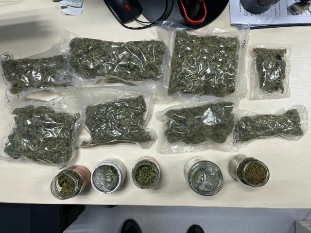 Kryminalni z Sandomierza znaleźli prawie kilogram narkotyków.