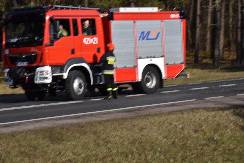 Wypadek z udziałem trzech samochodów - droga Człuchów-Rychnowy zablokowana!