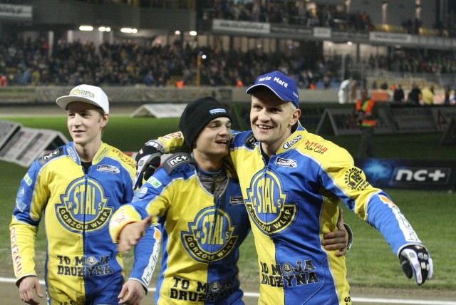 Tak cieszyli się z awansu do finału: Linus Sundstroem, Bartosz Zmarzlik oraz Krzysztof Kasprzak.