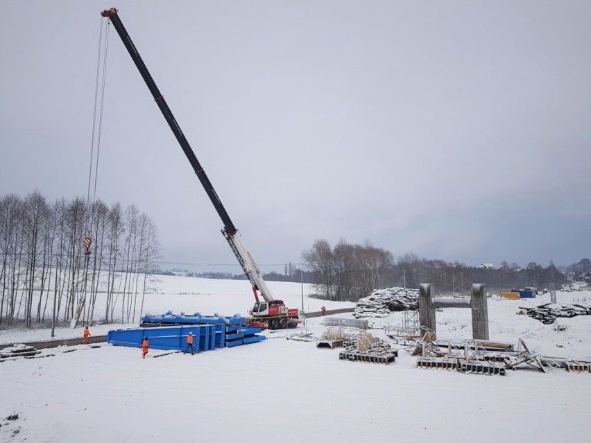 Budowa północnej obwodnicy Krakowa. Mróz i śnieg nie zatrzymały prac [NOWE ZDJĘCIA] 