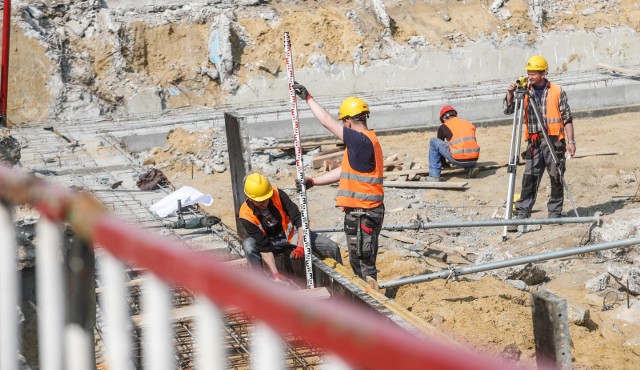 Trwa przebudowa odkrytych basenów w Rzeszowie.