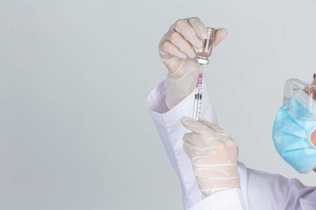 Szczepionka Astra Zeneki dopuszczona do  użytku