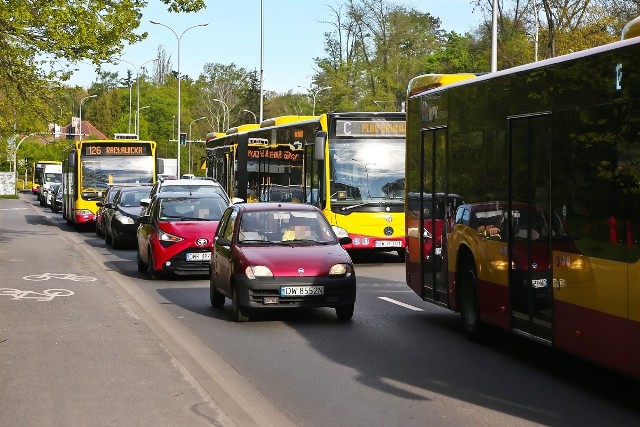 Korek na ulicy Pilczyckiej będzie szczególnie uciążliwy dla pasażerów autobusów.