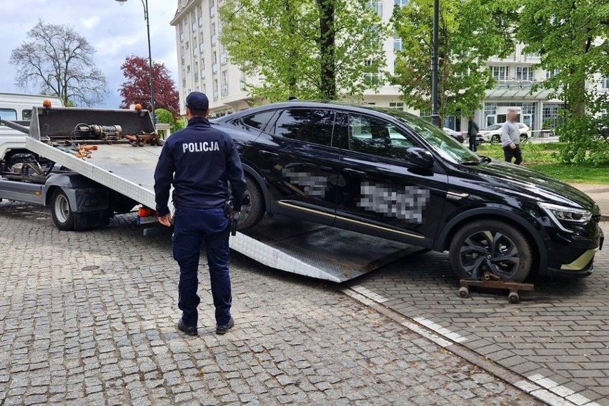 Wypożyczył auto w wypożyczalni w Warszawie, przejechał nim...