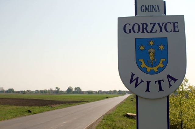 Na granicach gminy Gorzyce pojawiły takie witacze.