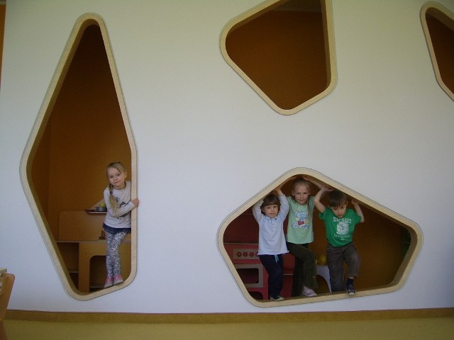 Półki-skrytki to ulubione miejsca przedszkolaków.