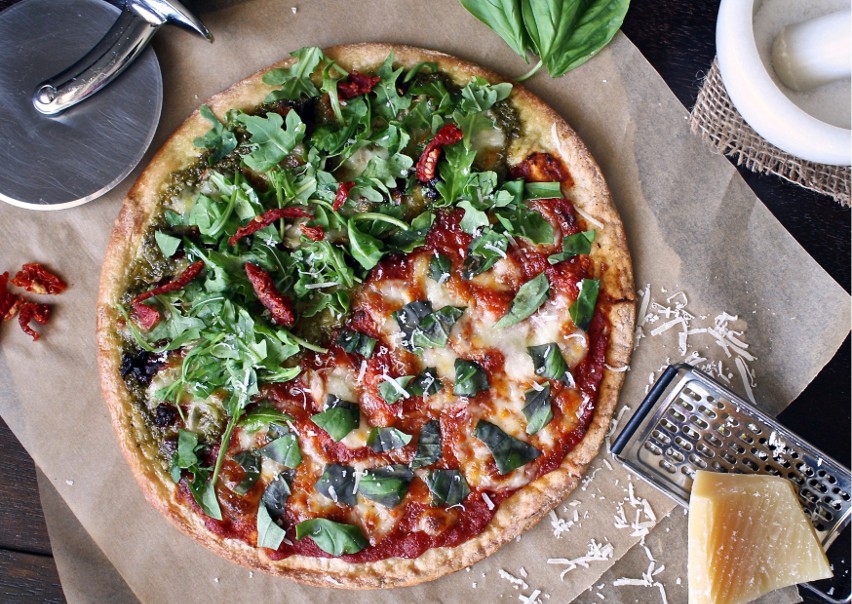 Przepis na domową pizzę jak z włoskiej restauracji. Sprawdź...