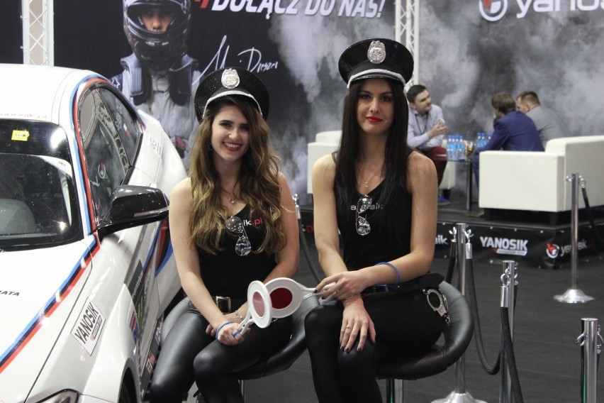 Kobiety na Motor Show 2016: Piękne hostessy czarują...