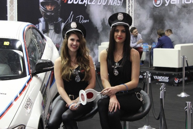 Kobiety na Motor Show 2016: Piękne hostessy czarują zwiedzających