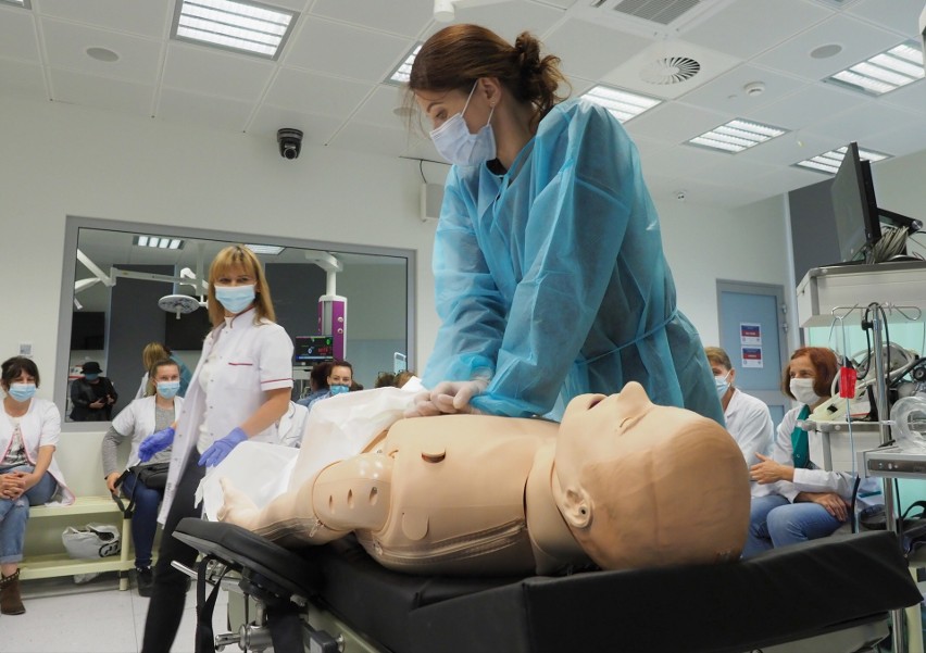 Rozpoczął się kurs dla pielęgniarek w Lublinie. Tematem jest opieka nad pacjentem z niewydolnością oddechową w przebiegu SARS COVID-19