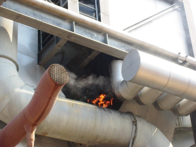 Karlino: Pożar w fabryce płyt
