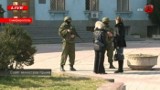 Rosyjscy żołnierze chronią budynki i kontroluja lotniska na Krymie [WIDEO]