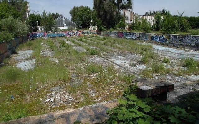 Opuszczone baseny przy ulicy Racławickiej we Wrocławiu.