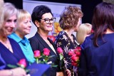 Gala z okazji Dnia Nauczyciela w żarskiej Lunie. Burmistrz Danuta Madej rozdała nagrody dla nauczycieli 