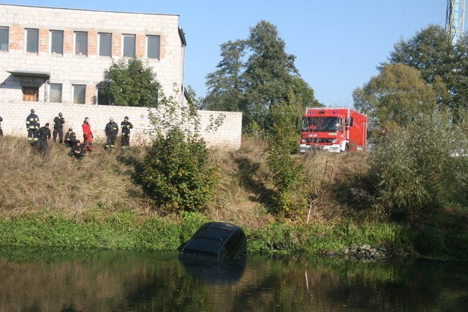 Wystawał tylko dach