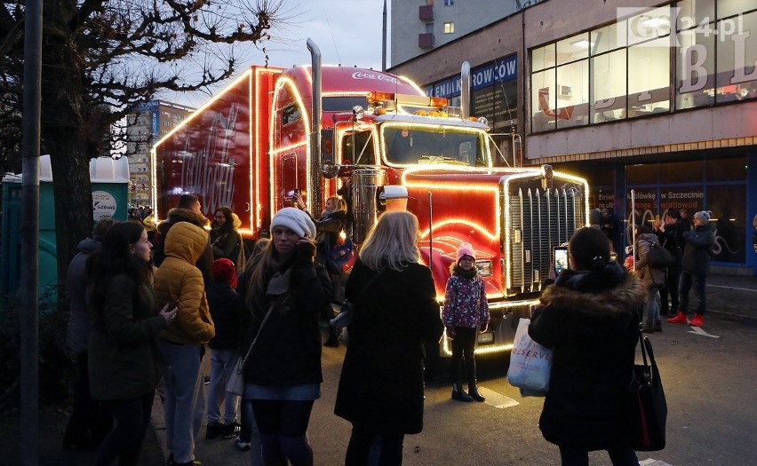 Jarmark Bożonarodzeniowy w Szczecinie i świąteczna ciężarówka Coca-Coli