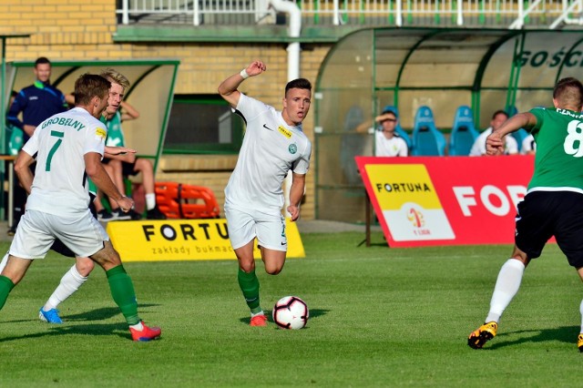 Gracjan Jaroch w 19 meczach ligowych dla Warty Poznań strzelił siedem goli i zaliczył 2 asysty. Teraz już na pewno 22-letni napastnik powalczy z Zielonymi o awans do PKO Ekstraklasy!
