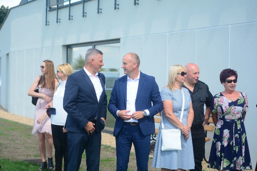 Szydłowianka Szydłowiec ma nowy budynek klubowy. Na stadionie odbył się piknik piłkarski