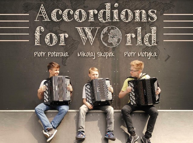 Tak wygląda fragment plakatu reklamującego pięć koncertów w Australii, jaki dadzą już niedługo młodzi, radomscy akordeoniści: Piotr Poterała, Mikołaj Skopek i Piotr Motyka.