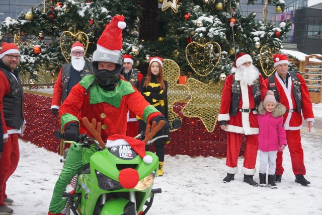 Już po raz dwunasty motocykliście z Łódzkiego Forum Motocyklowego w ramach charytatywnej akcji Motomikołaje, wspomogli dzieci z kilku łódzkich domów dziecka prezentami świątecznymi, wskazanymi przez nie w listach do Świętego Mikołaja.