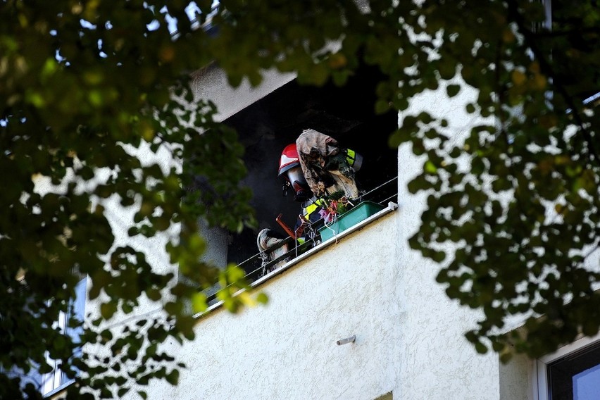 Pożar w mieszkaniu przy ul. Floriana Szarego w Szczecinie