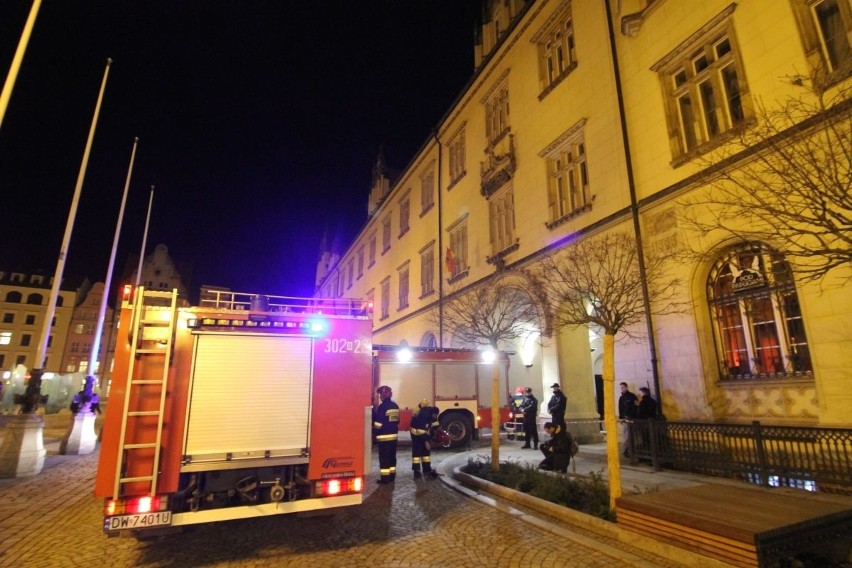 Pożar we wrocławskim Ratuszu. Paliło się na zapleczu sali sesyjnej