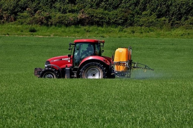 Pomimo tego, że nawozy są coraz droższe, rolnicy kupują je, bo dają one wyższą efektywność produkcji