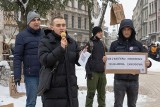 "Wybór nie pobór". Na Rynku Głównym w Krakowie odbył się protest przeciwko powołaniom do wojska