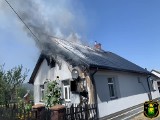 Bakuła. Pożar domu w gminie Baranowo. Zapaliło się poddasze budynku mieszkalnego w miejscowości Bakuła