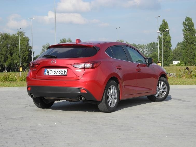 Testujemy: Mazda 3 - uwodzi stylistyką i techniką